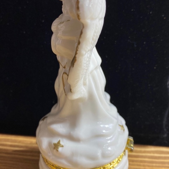 Angel Trinket Jewelry Box - Picture 6 of 8